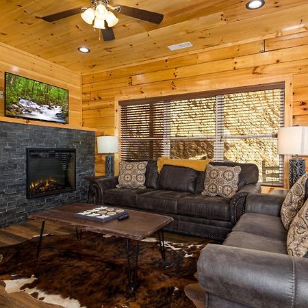 5Bd5B Escape Cabin With 2 Hottubs, Thtr &Game Rm,1Mi To The Parkway! 4Mi To Dollywood - Spring Deal Pigeon Forge Kültér fotó