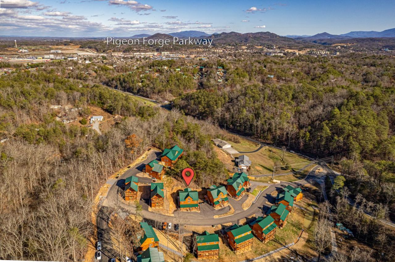 5Bd5B Escape Cabin With 2 Hottubs, Thtr &Game Rm,1Mi To The Parkway! 4Mi To Dollywood - Spring Deal Pigeon Forge Kültér fotó