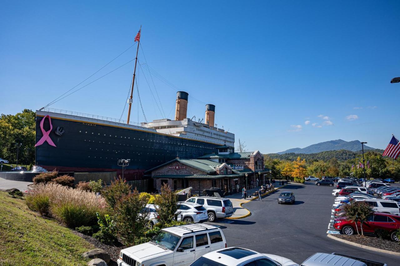 5Bd5B Escape Cabin With 2 Hottubs, Thtr &Game Rm,1Mi To The Parkway! 4Mi To Dollywood - Spring Deal Pigeon Forge Kültér fotó