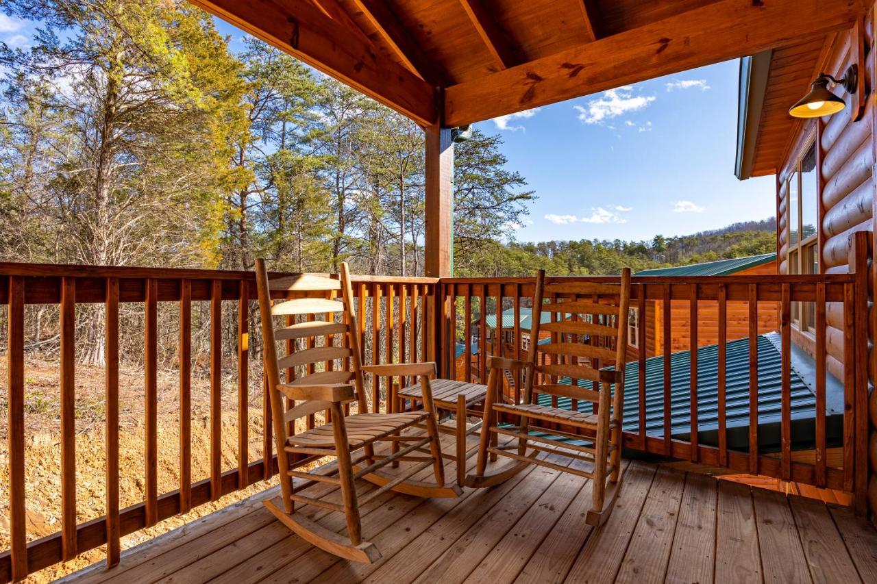 5Bd5B Escape Cabin With 2 Hottubs, Thtr &Game Rm,1Mi To The Parkway! 4Mi To Dollywood - Spring Deal Pigeon Forge Kültér fotó