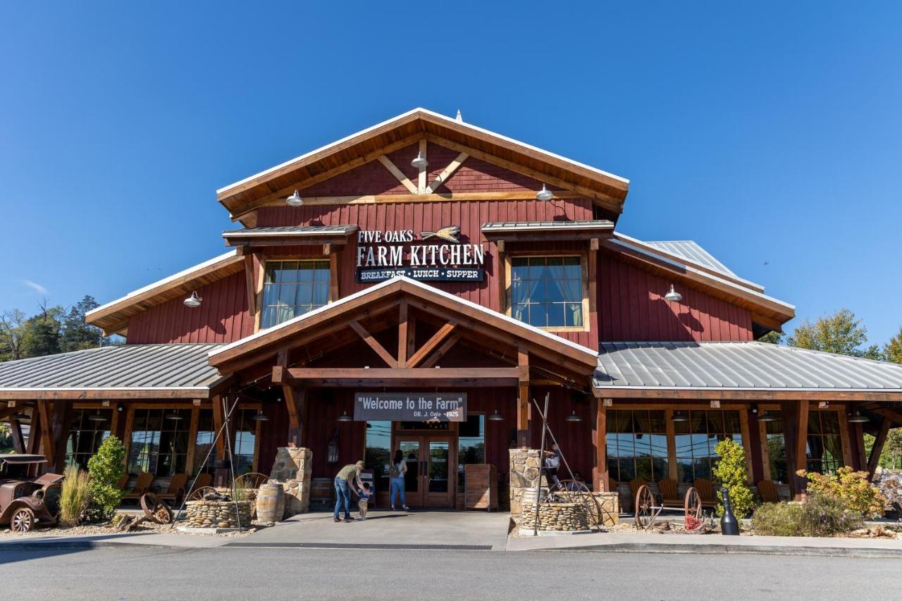 5Bd5B Escape Cabin With 2 Hottubs, Thtr &Game Rm,1Mi To The Parkway! 4Mi To Dollywood - Spring Deal Pigeon Forge Kültér fotó