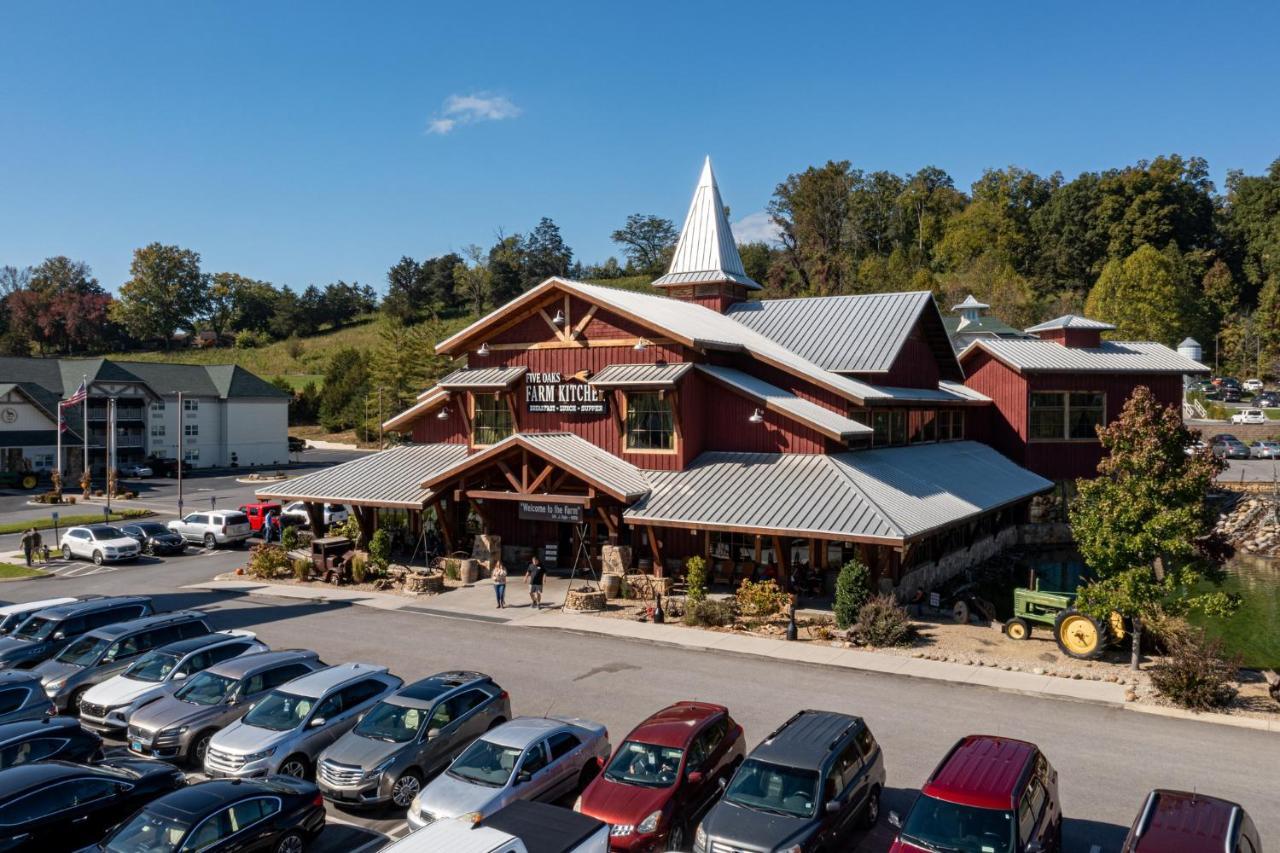 5Bd5B Escape Cabin With 2 Hottubs, Thtr &Game Rm,1Mi To The Parkway! 4Mi To Dollywood - Spring Deal Pigeon Forge Kültér fotó